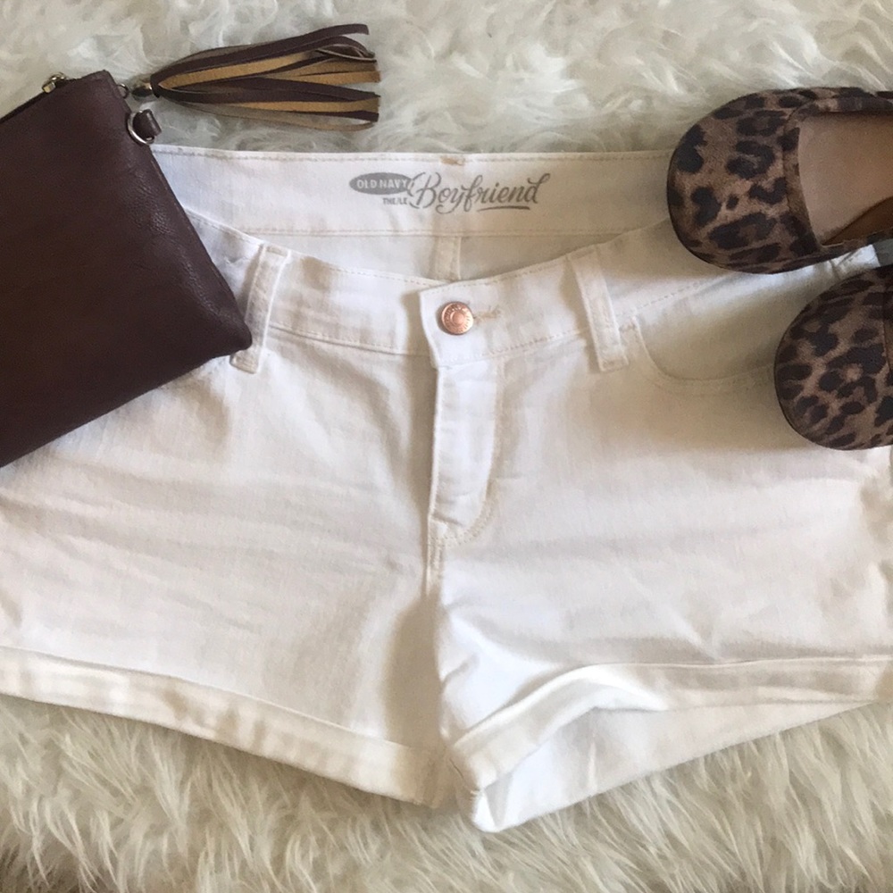 Ol Navy boyfriend shorts —white